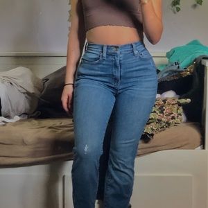 LIGHT WASH HIGH WAISTED JEANS